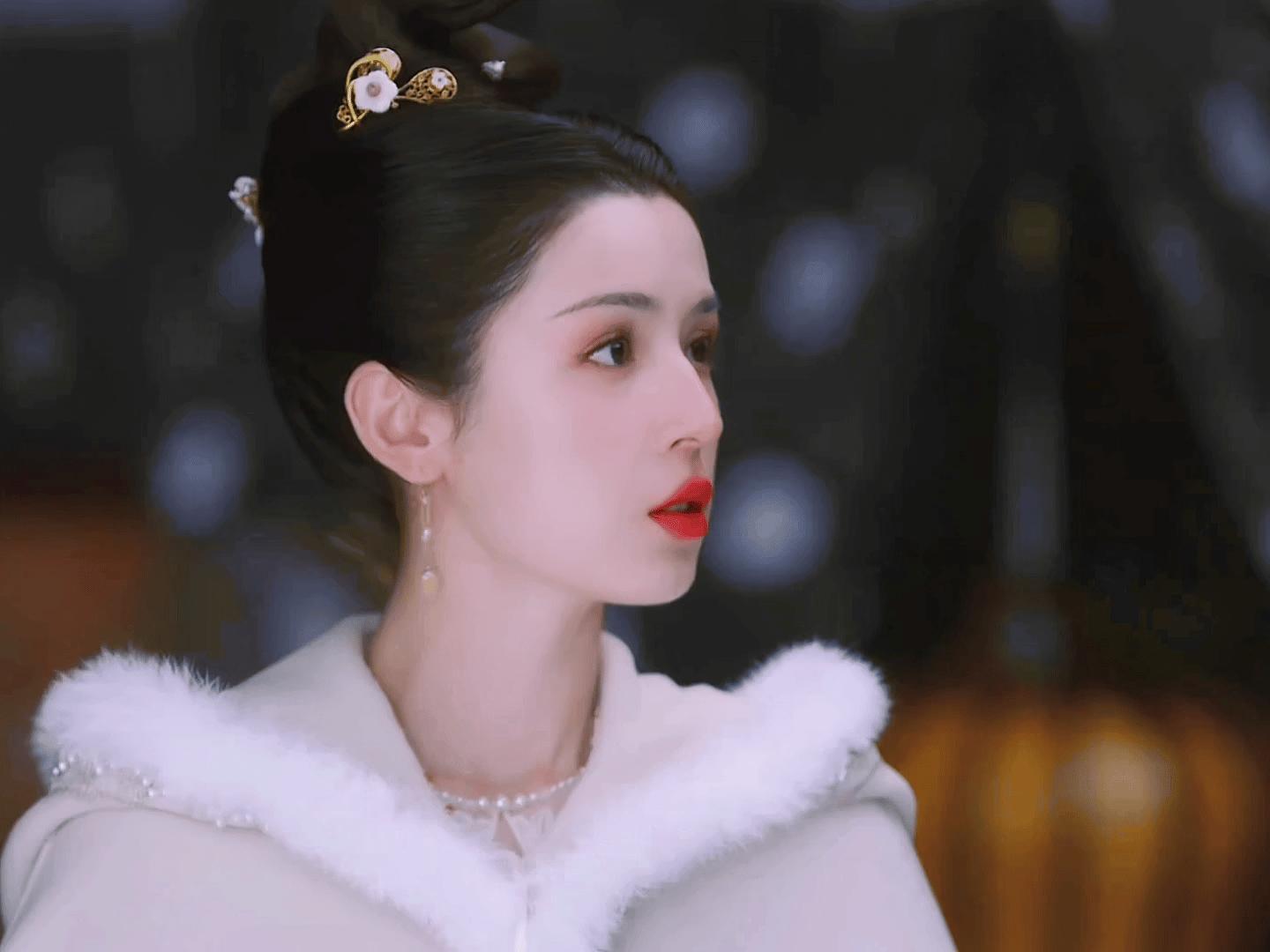 #被哈妮克孜美到是我的宿命#哈妮克孜这美貌也太出圈了吧，整个人看起来都是如此的自