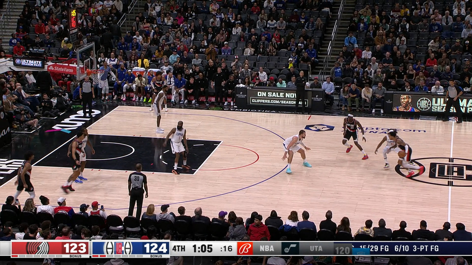 #乔治致胜上篮# 保罗-乔治大心脏上篮终结比赛快船三巨头合砍74分，率队击败对手