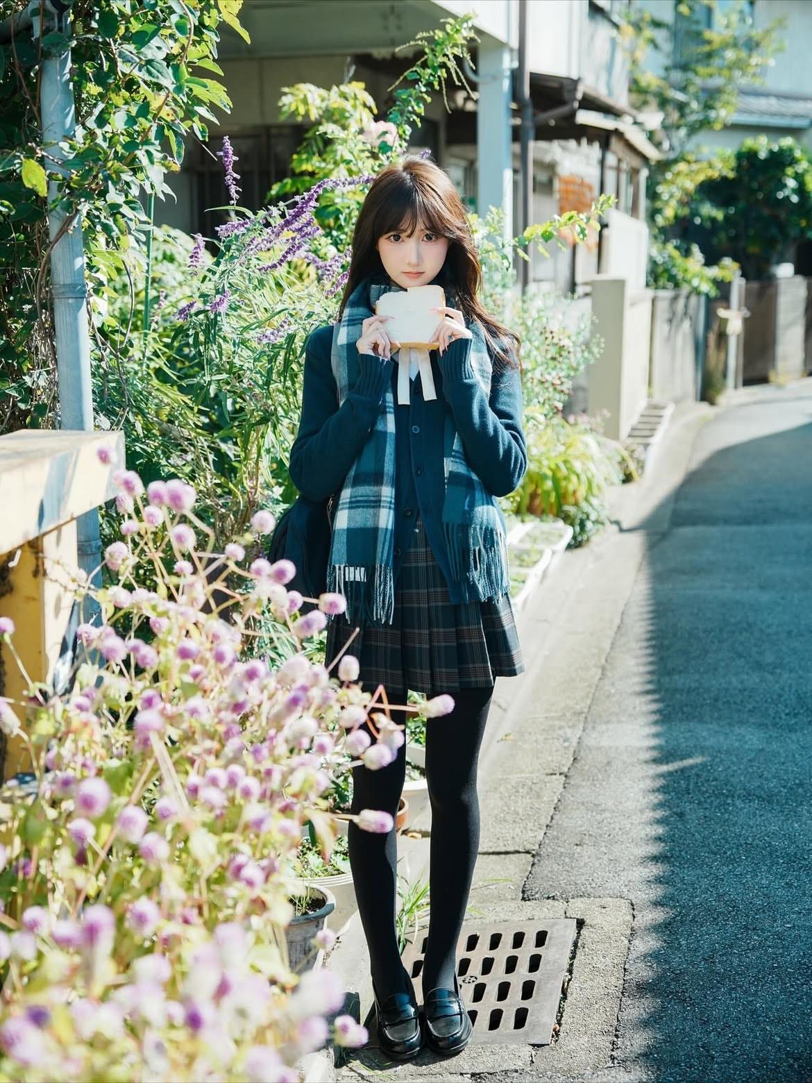 每一张照片都充满了青春的活力，让人仿佛回到了那个无忧无虑的时代🏃‍♀️