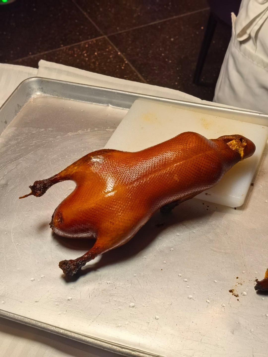 顶着极限，一路狂奔，压哨登机，中午得好好吃顿烤鸭压压惊。 