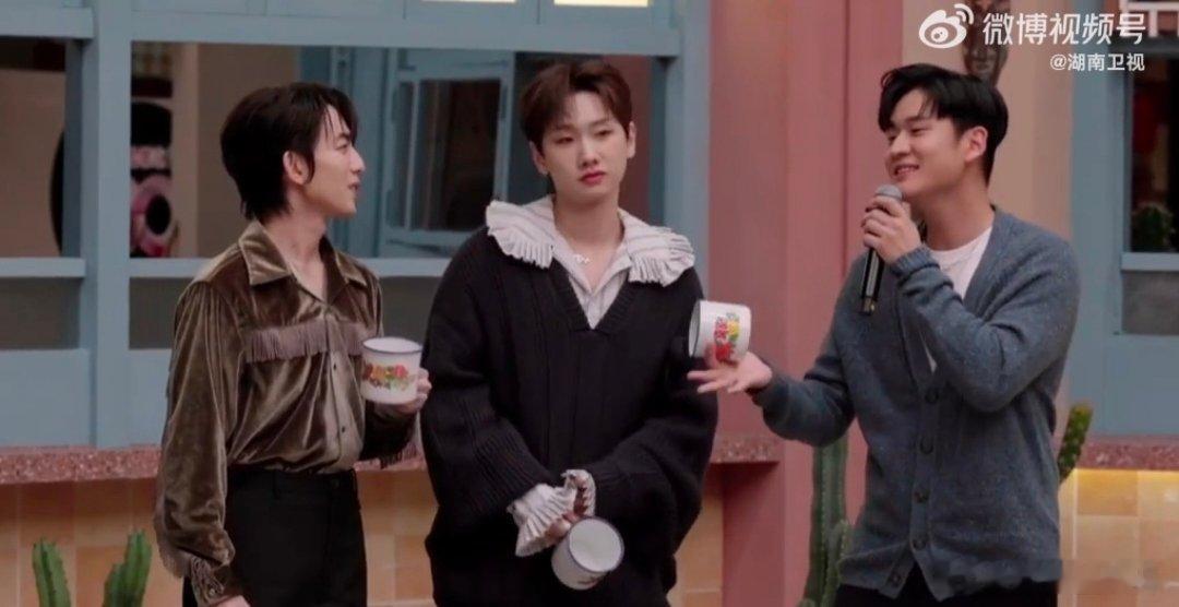 三位宝藏歌手的神仙联动！互换代表作的演绎堪称封神，林宥嘉的细腻、汪苏泷的灵动、周