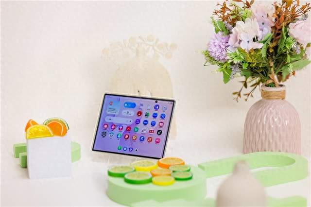 折叠屏手机新品高分榜——三星Galaxy Z Fold8均衡实力收获满分口碑