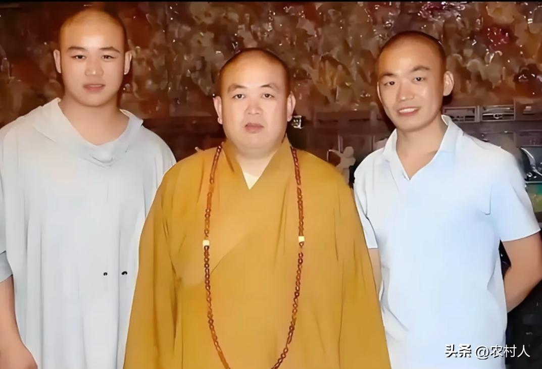 名义上释永信是王宝强的师父，严格意义来讲他不能算王宝强的师父，因为释永信没有直接