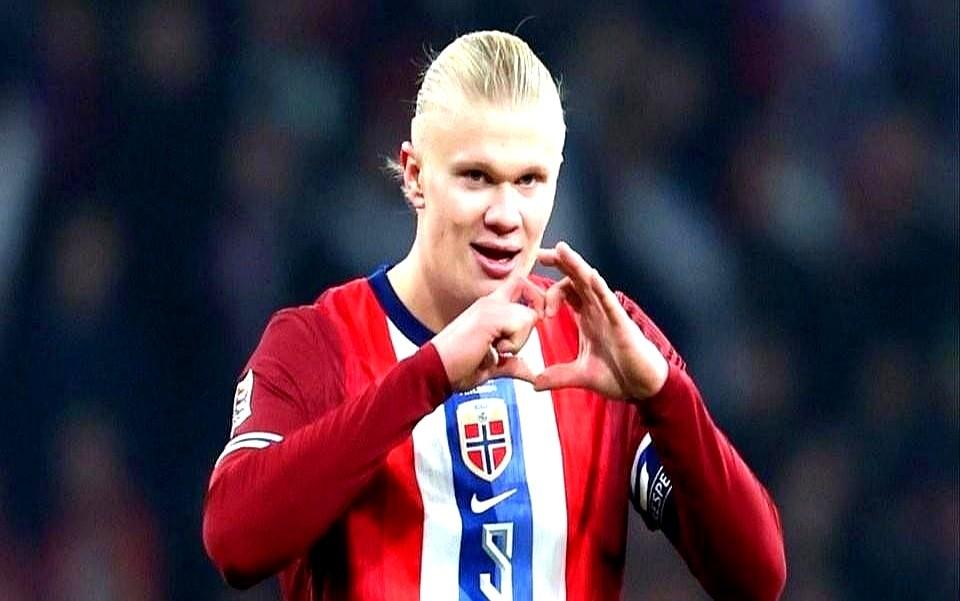 哈兰德在挪威国家队简直是降维打击。58个进球只用62场，场均快1球，按这速度20