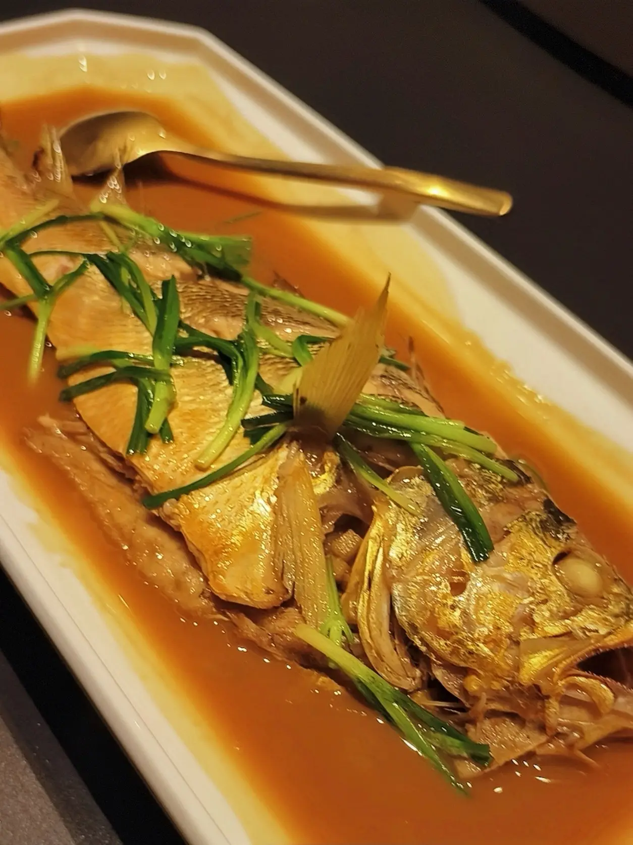 人均5000+的漂亮饭。「民以食为天」，当“海上金条”野生大黄鱼邂逅非...