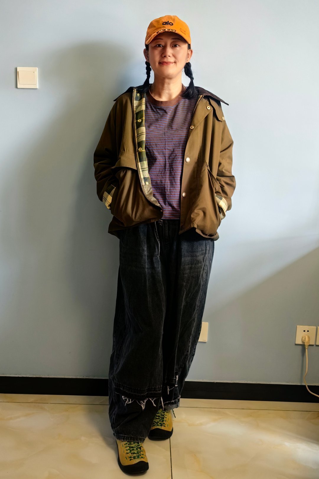 *碎碎念*每天遛弯儿闻着烤羊肉串的味儿馋的要命，今儿如愿以偿了...去年买的外套