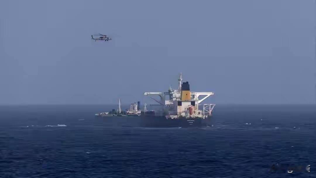 俄潜艇护航油轮，美国还敢动吗？

1月6日，美国官员对外透露，俄罗斯海军已派出潜