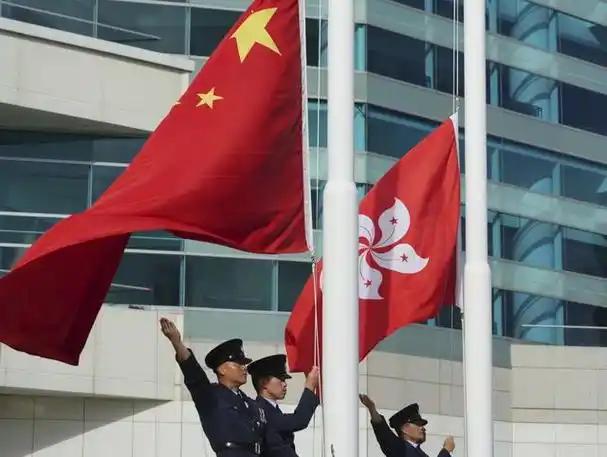 香港被英国抢占了99年，为何最后轻易将其归还？
 
其实香港这块地不是英国一次就