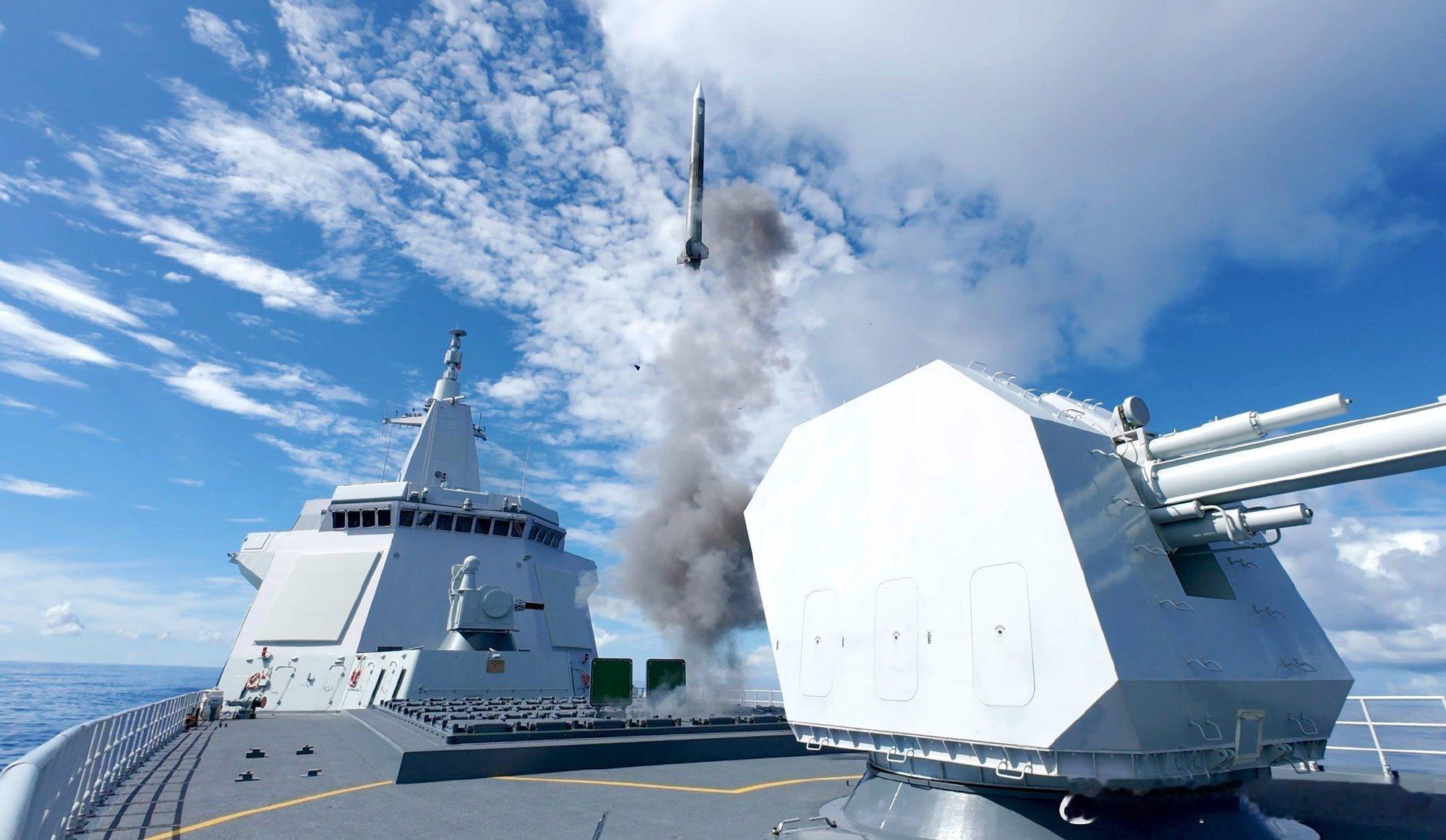055型106“延安”号导弹驱逐舰发射海红旗-9B远程防空导弹军事历史全触达 ​