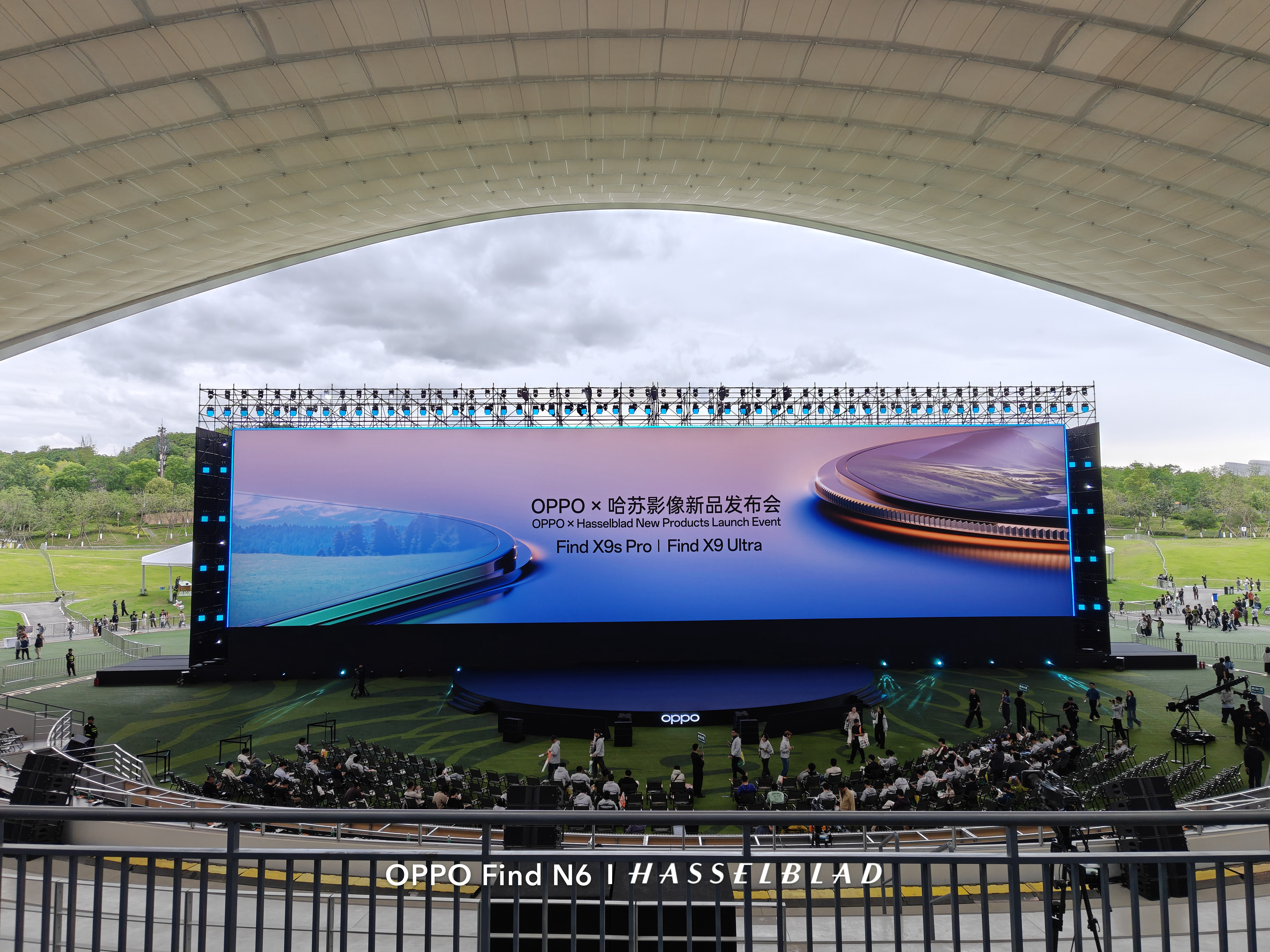 OPPO今天的发布会场景搭得很漂亮，我的座位就正对舞台，非常棒 成都·成都露天音