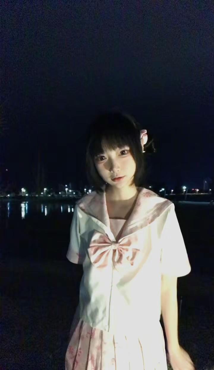 烟花是圆的还是扁的 烟花