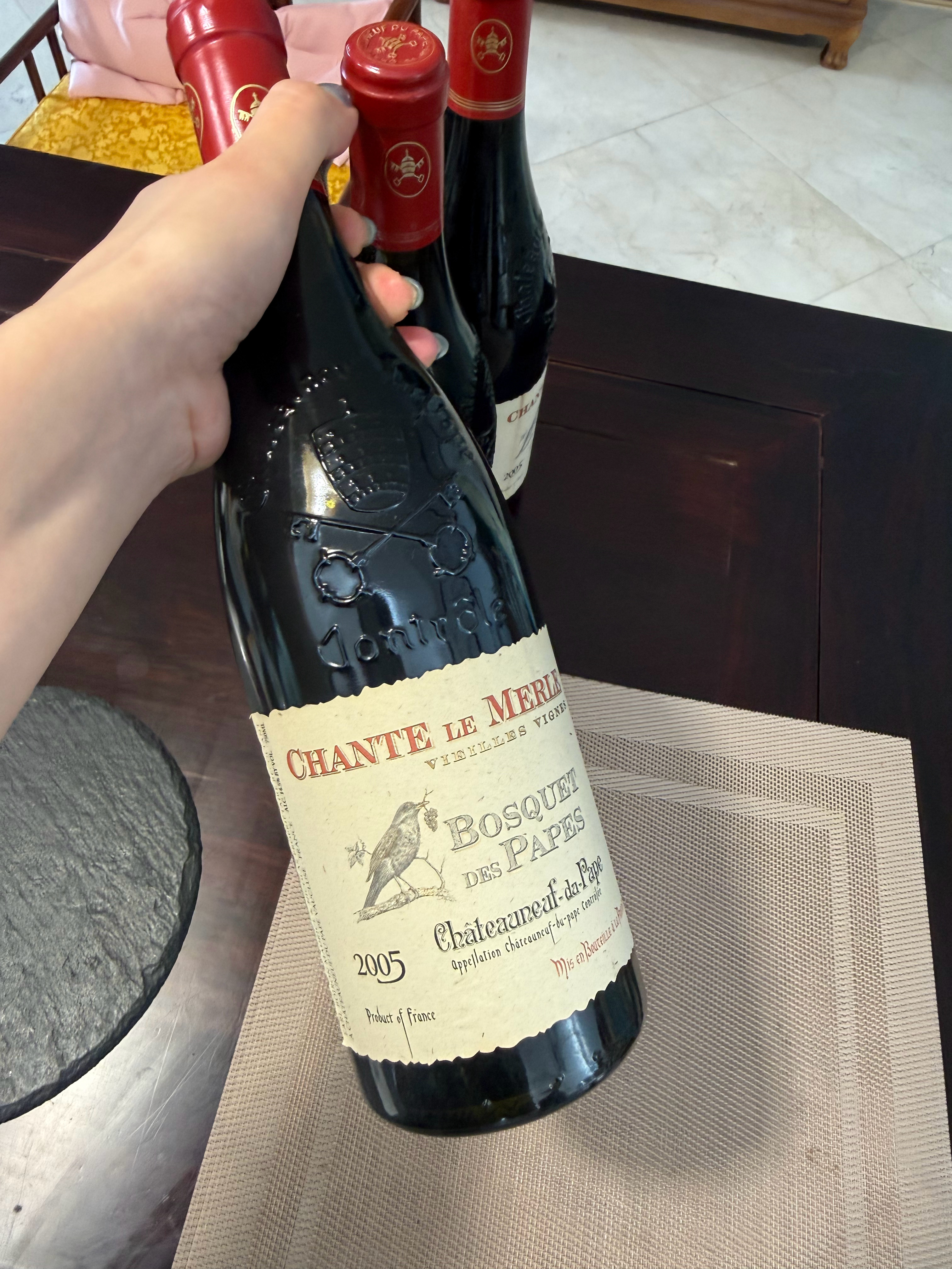 准备放假✨我和我爸已经开喝了我从他酒窖里拿了三瓶红酒送大家（图2、3）点赞抽🎁