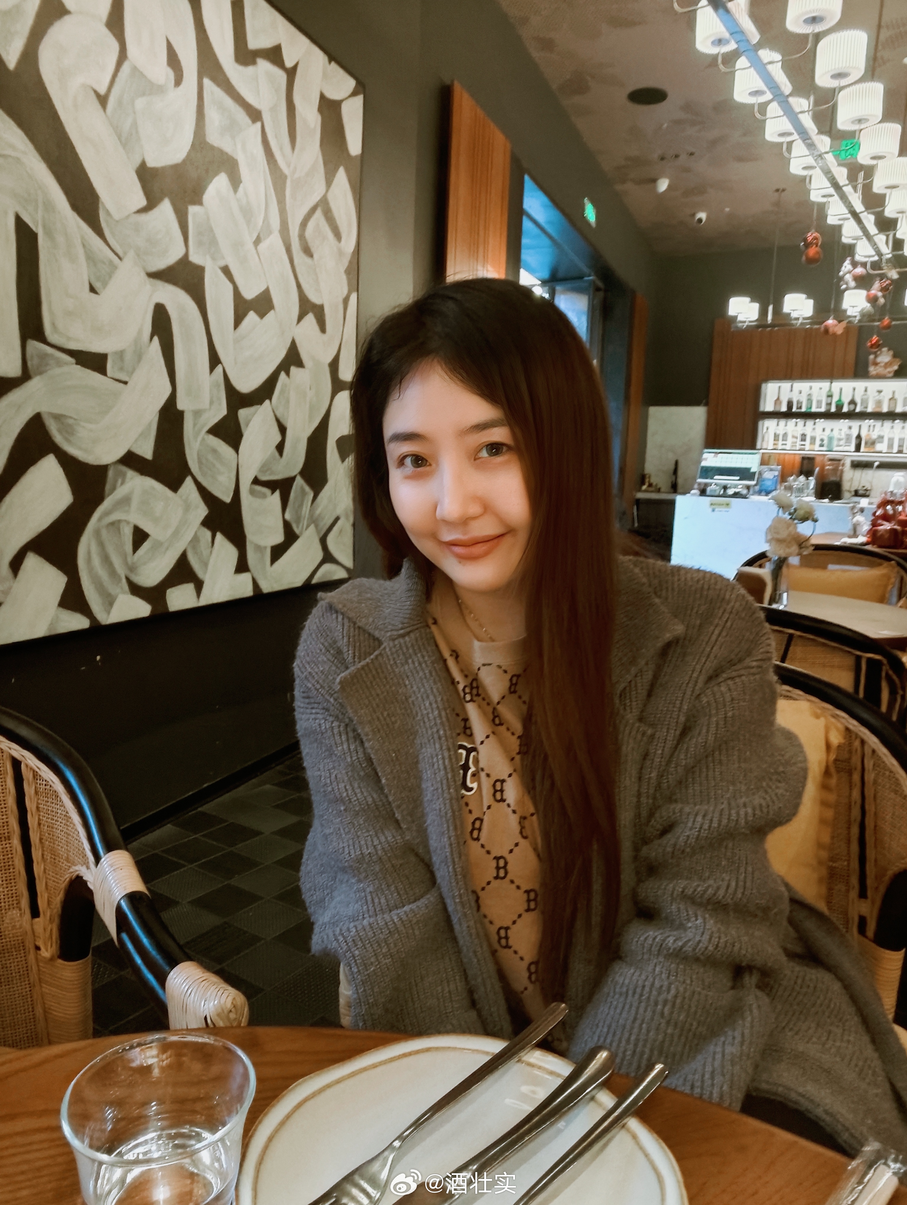 太会拍了，我好文静噢 