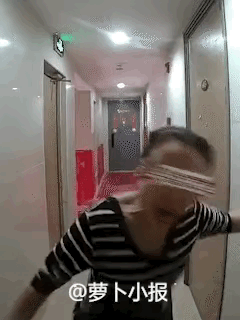 男子非常害怕，自己也成为刀下亡魂，神&经&病，不是犯罪的挡箭牌。

这事如果在漂