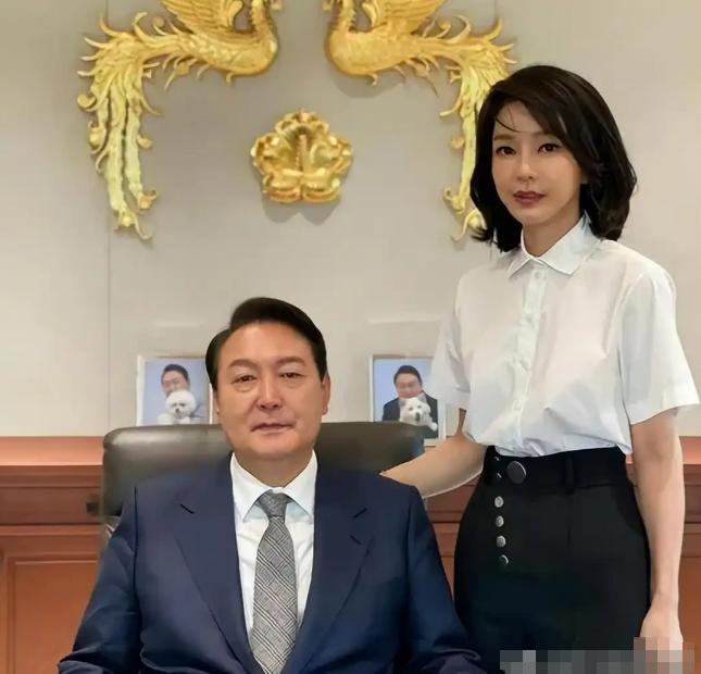 韩国历史上有着漫长的食用狗肉传统，但在美西方文化的长期殖民下，2024 年韩国已
