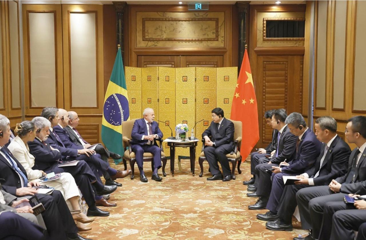 巴西总统卢拉结束对俄罗斯的访问后，即将开启第五次访华之旅，这位78岁巴西总统，正