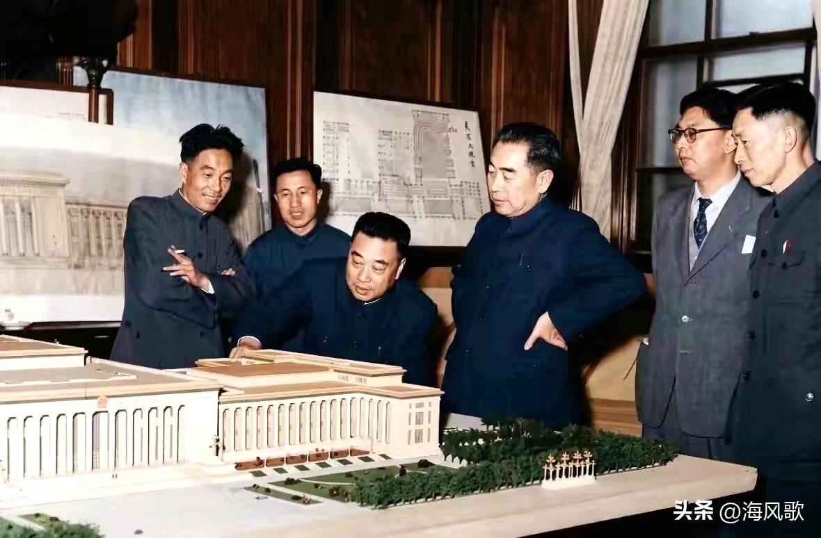 不到一年就建好的人民大会堂，1958年10月正式动工，1959年9月10日竣工并