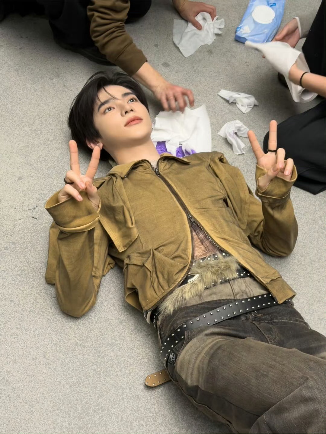 章昊 章昊今日份更新 榴莲梦男 自制小提琴照完全是萌物哈哈哈