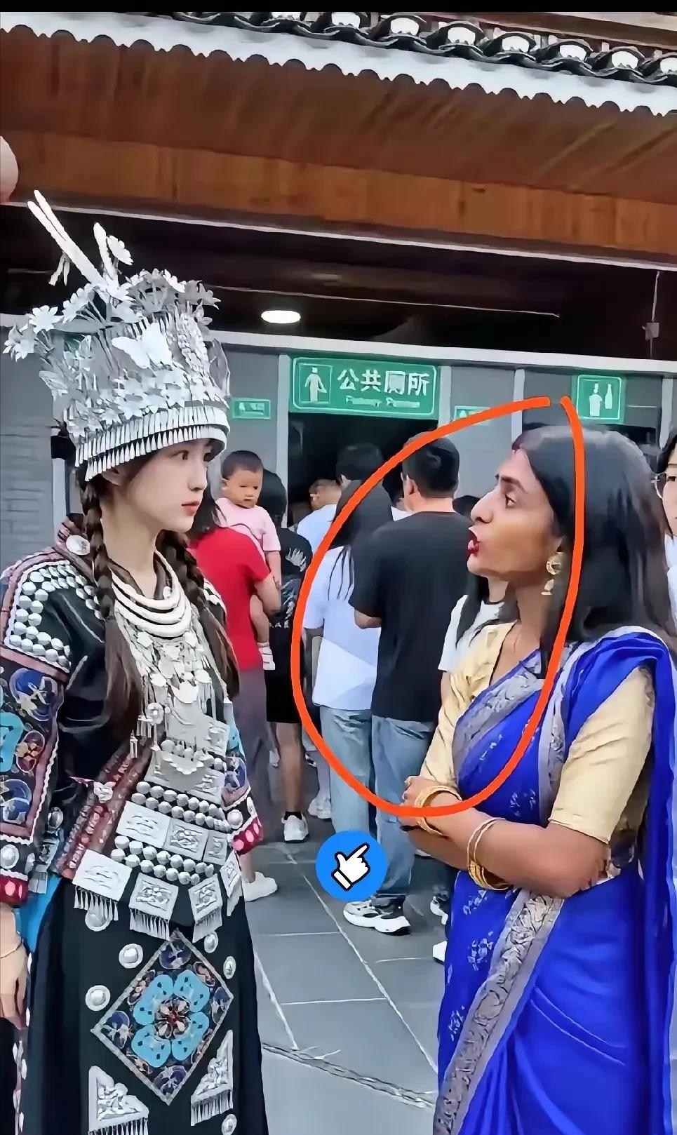 贵州景区，印度女子不排队上厕所，还理直气壮：在印度我们不用排，要排也是你们排！
