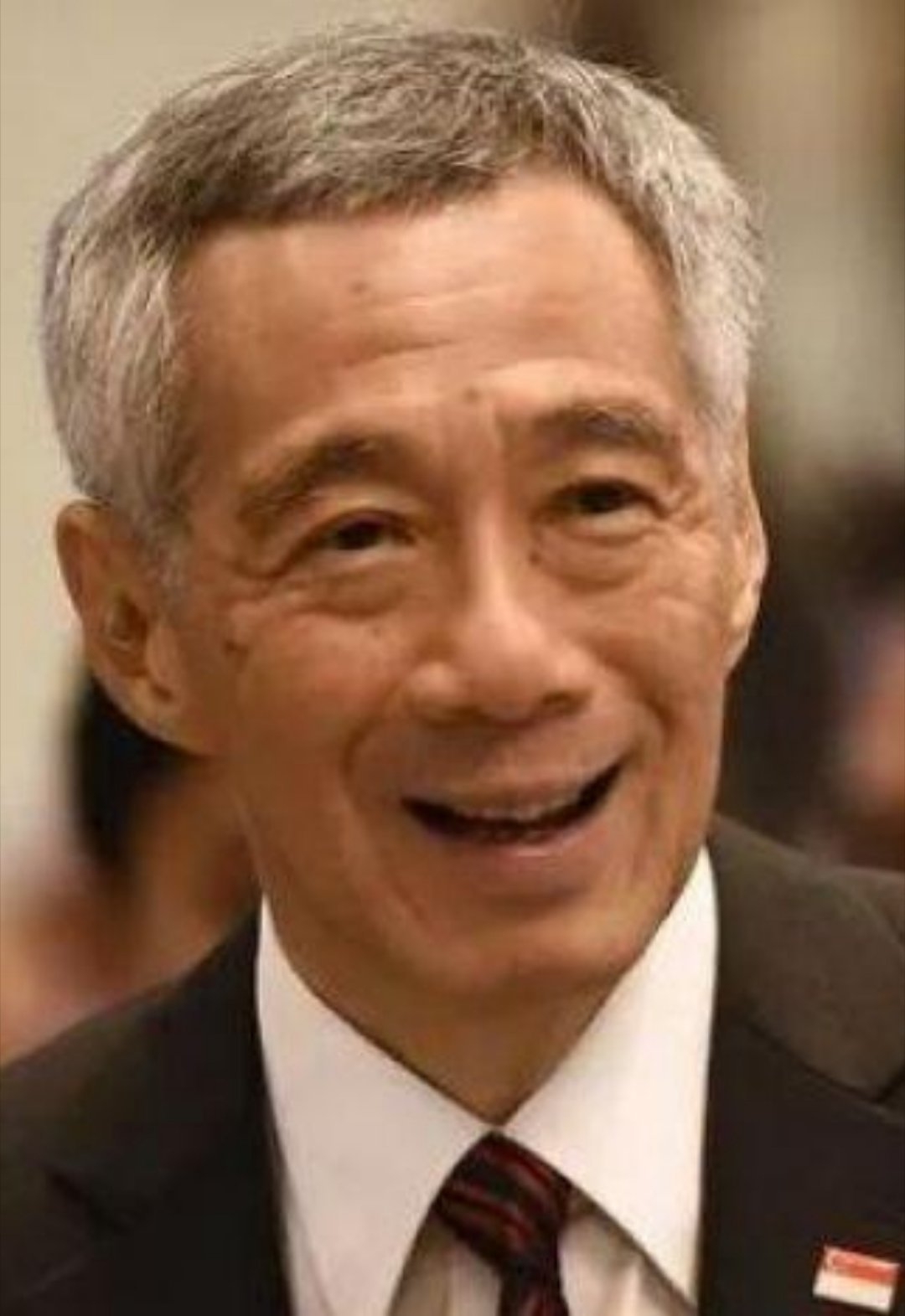 突发，李显龙辞职70后黄循财可能接任一个月之后，2024年的5月15日，李显龙将