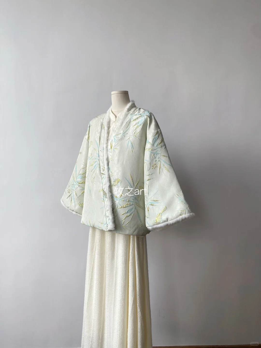清冷金丝浮雕竹叶｜新中式棉服外套～