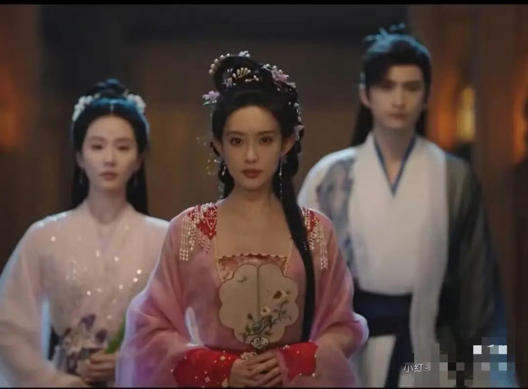 演员不能只剩仪态可夸，而且还是个畸形仪态……到底是谁在炒天鹅颈这种东西？刘诗诗 
