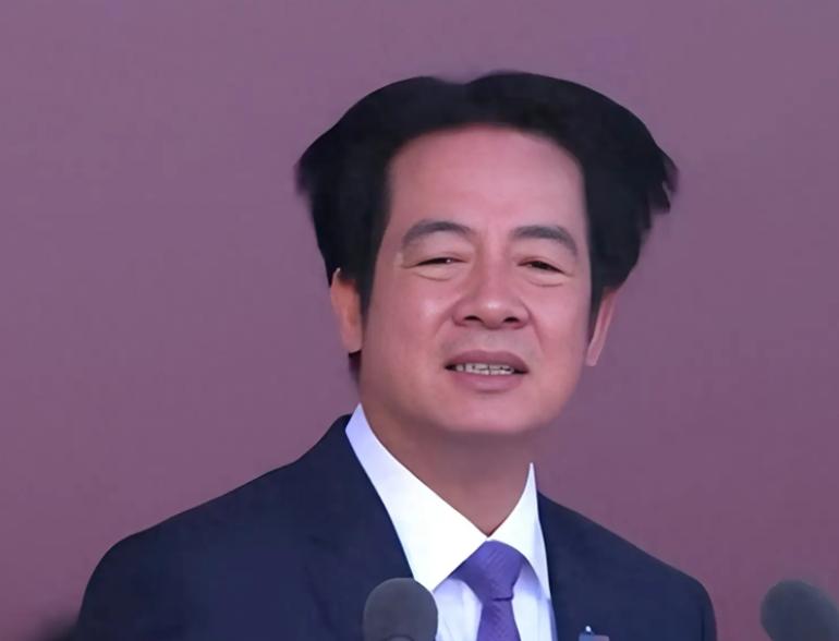 这两天，岛内彻底炸锅了。

一群平时在镜头前耀武扬威的政客，现在犹如热锅上的蚂蚁