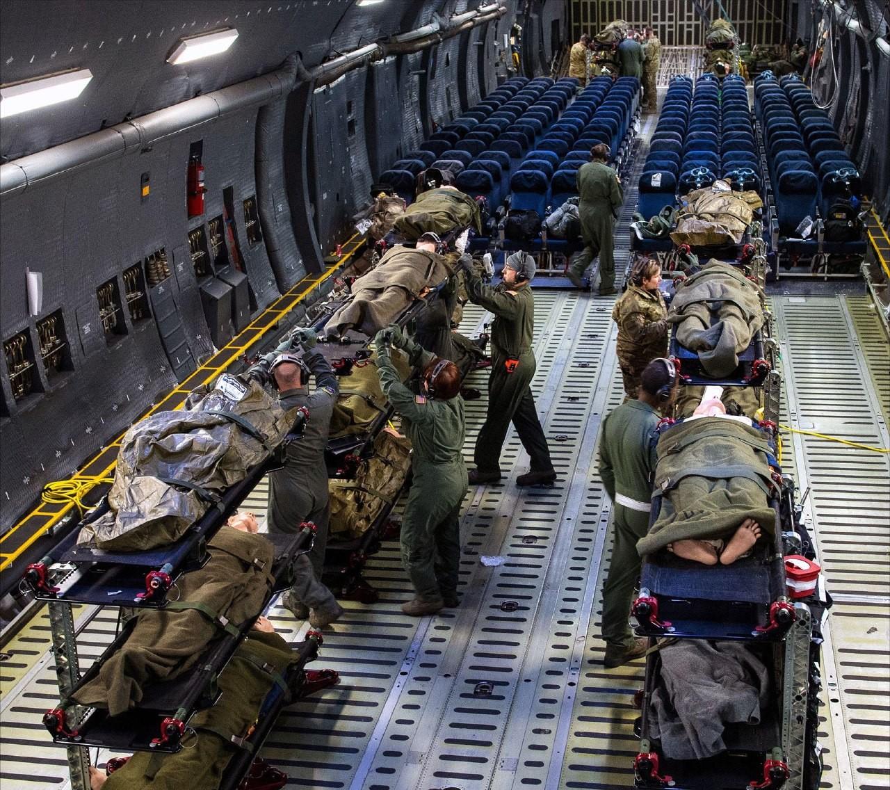 *路透社援引美国国防部消息：伊朗袭击中东地区美军基地后，约150名美军士兵受伤，