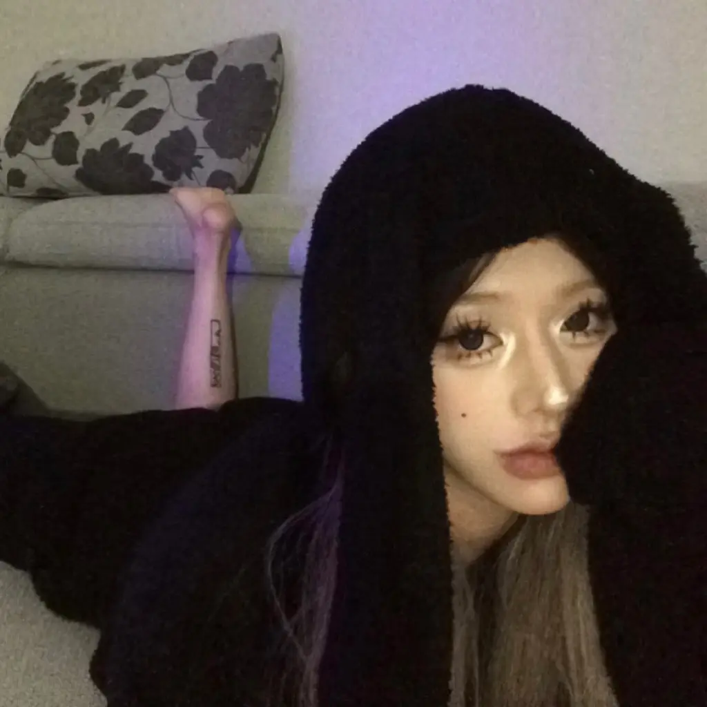 是谁 拥有这么好看的睡衣。哦 是我