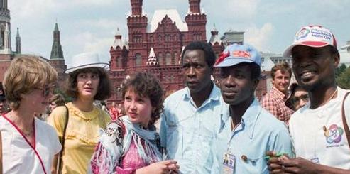 有人问俄罗斯为什么几乎没有黑人？俄罗斯人民回答称：我们国家拒绝任何一个黑人，这不