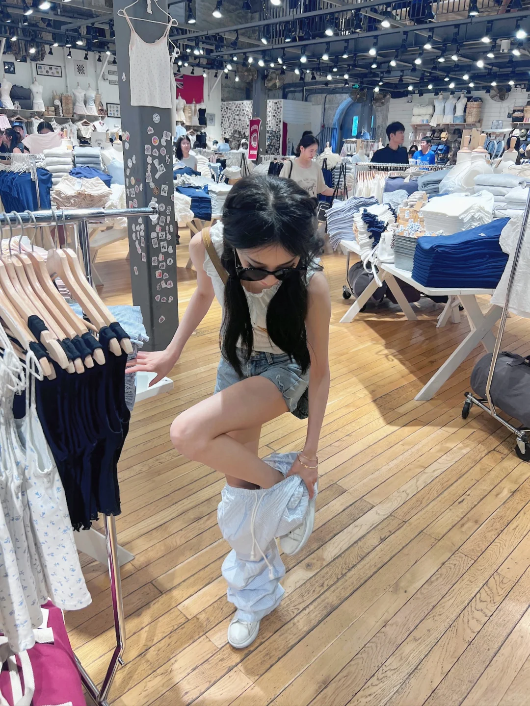 在bm被店员说了…真的不懂就很高贵吗