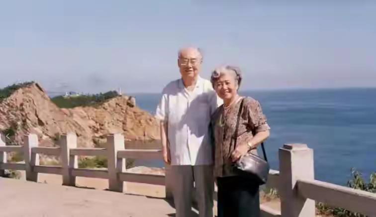 1962年，“氢弹之父”于敏推开了家门。谁知，妻子竟然冷漠地问：“大叔，你找谁！