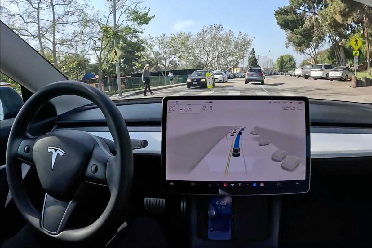 特斯拉中国将FSD（Full Self-Driving，即完全自动驾驶）正式更名