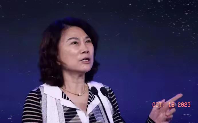 荷兰刚把碳化硅外延炉和DUV光刻机加进对华禁单，格力就转身把30台进口设备订单，
