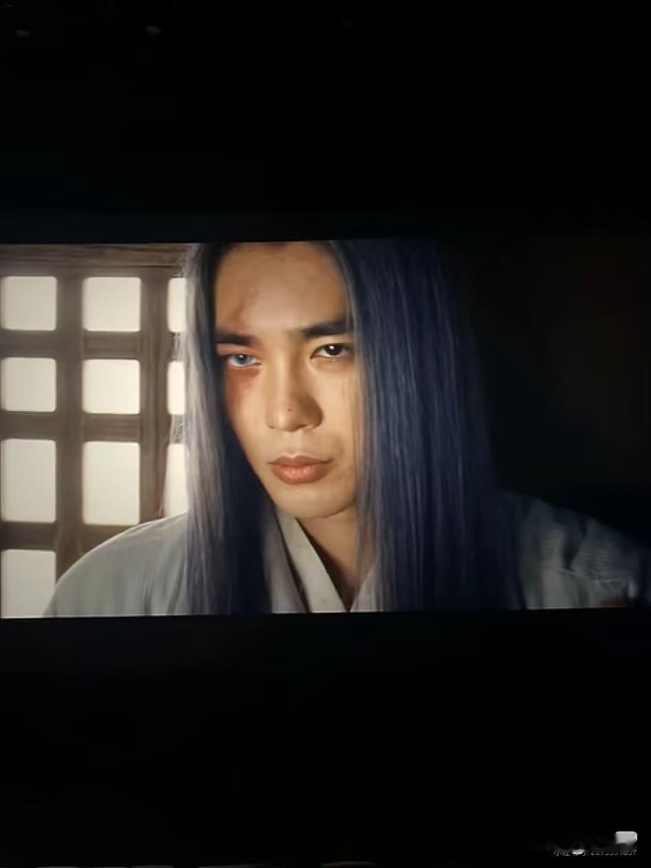 《镖人》，于适，那条线确实看得人有点懵。他莫名其妙就跟吴京抢上了，打输了被放过，