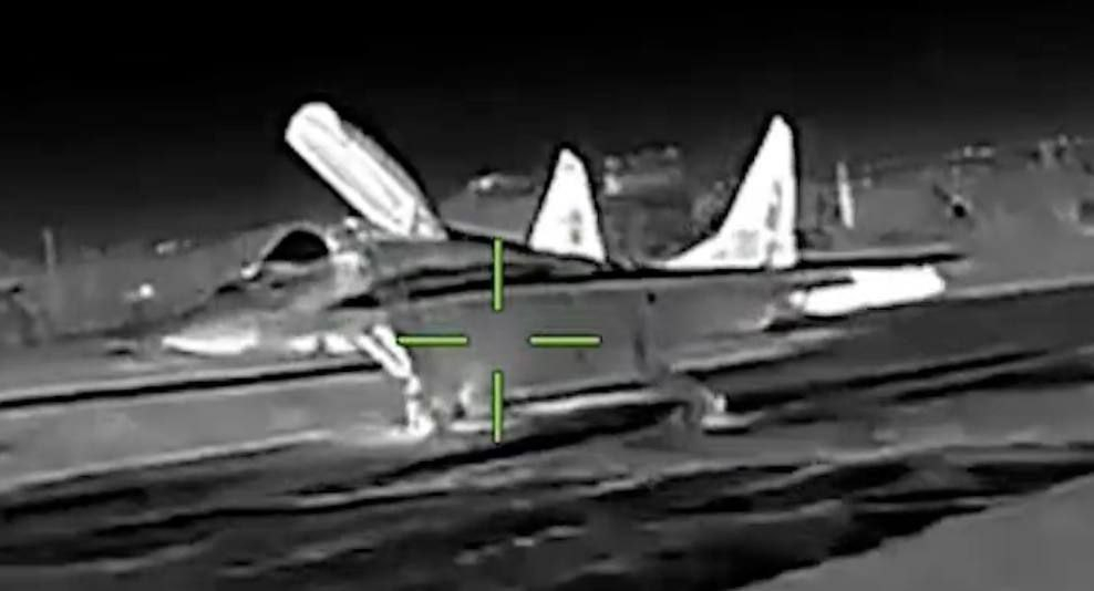 烽火问鼎计划俄乌局势新进展 乌克兰无人机在克里米亚半岛的卡恰机场击中了一架可疑的