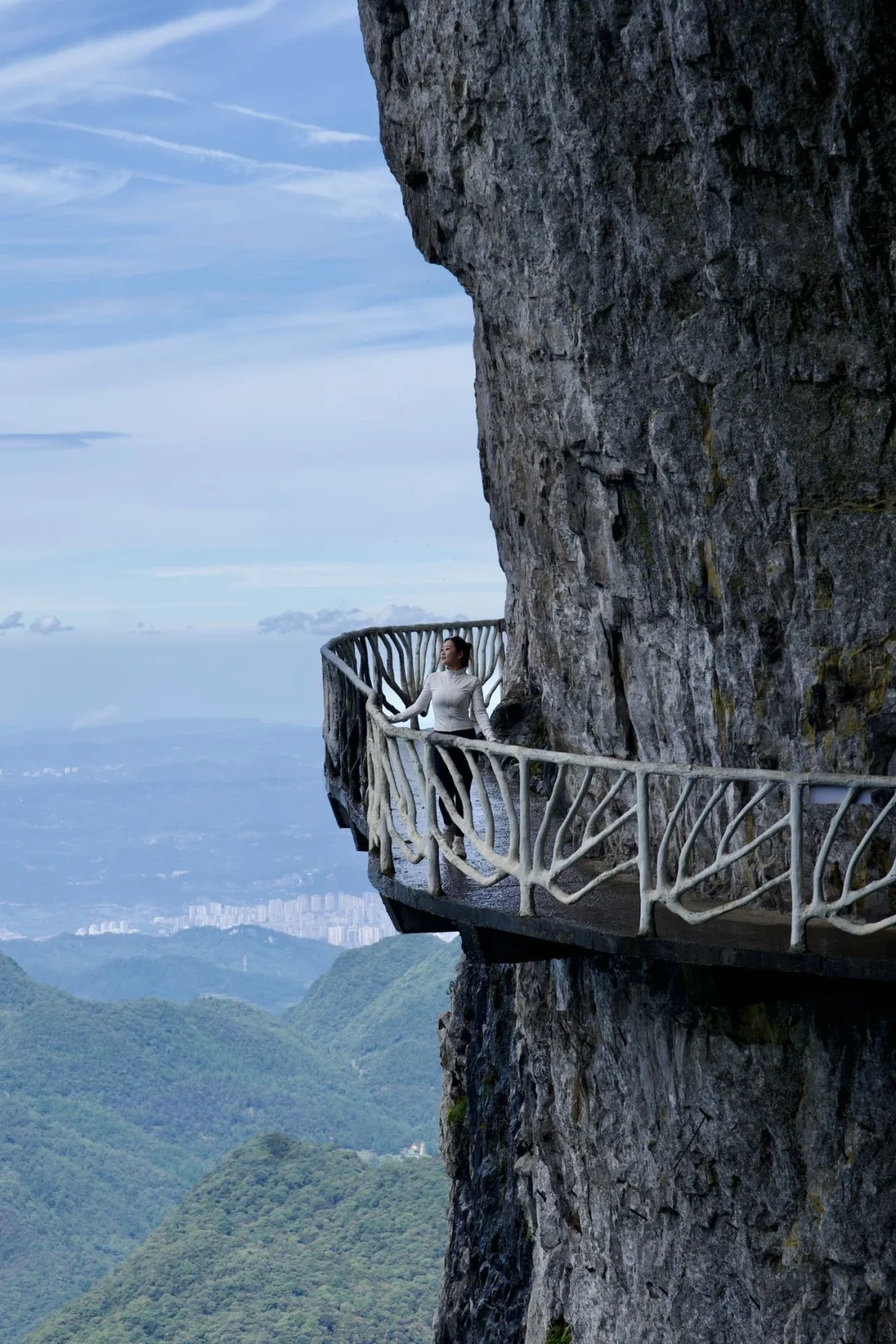 金佛山徒步巅峰路线开启～国庆登山赢奖牌走起！ 	 重庆金佛山国庆玩法新...