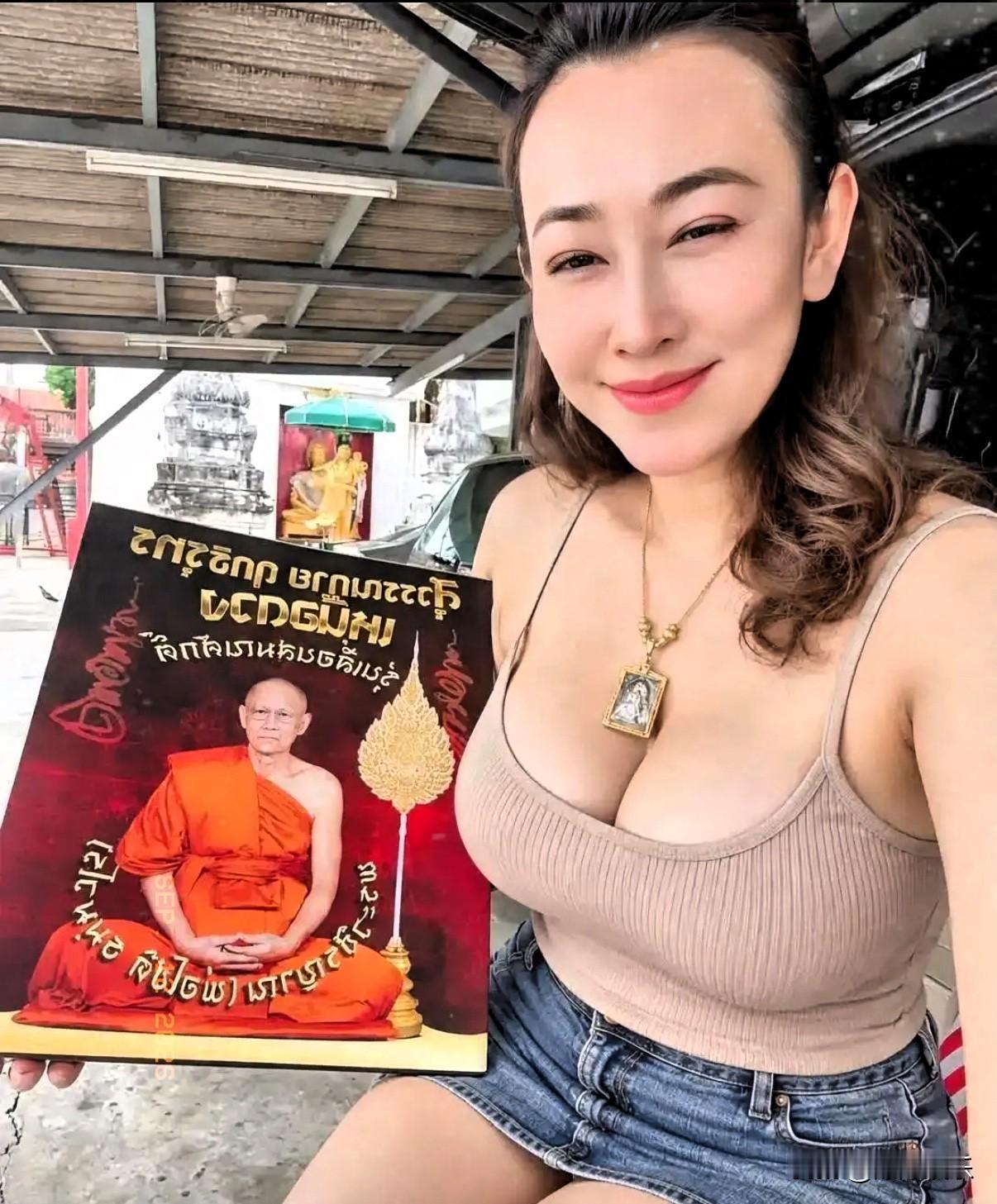 泰国，那个被国内牌商捧上天的“泽度金第一人”阿赞初，这回是真栽了！但我要说的重点