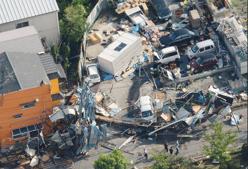 中国游客“连滚带爬躲厕所”。日本强震后灵魂拷问：750万人赴日旅游，图啥？
 1