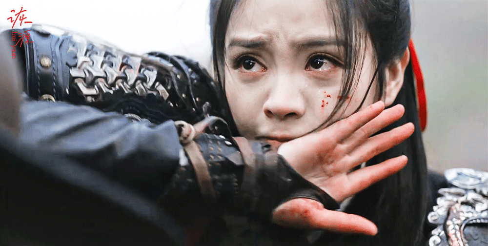 一开始听到田曦薇演女将军时第一反应是想象不出甜妹长相会怎么演女将军剧里第一个戳到