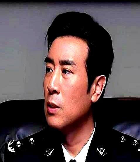 张译和于和伟，这对老搭档的演技对决又上热搜。  
 

张译擅长把“好人”角色刻