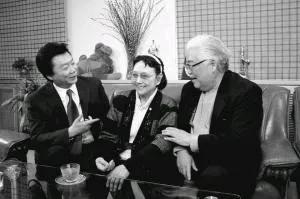 叶惠贤采访王晓棠 于洋，从“来个伦巴”说起～
如果不是这张照片，我已经忘了老叶这