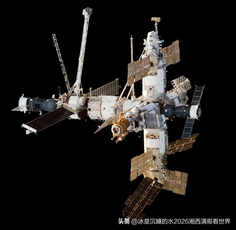 40年前的今天，1986年2月19日，苏联“和平”号空间站发射升空！
当年美国与