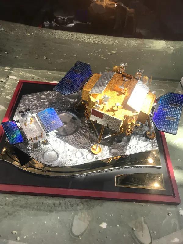 我还挺关心国家大事的。就拿科技领域来说，我国航天事业不断取得突破，神舟系列飞船一