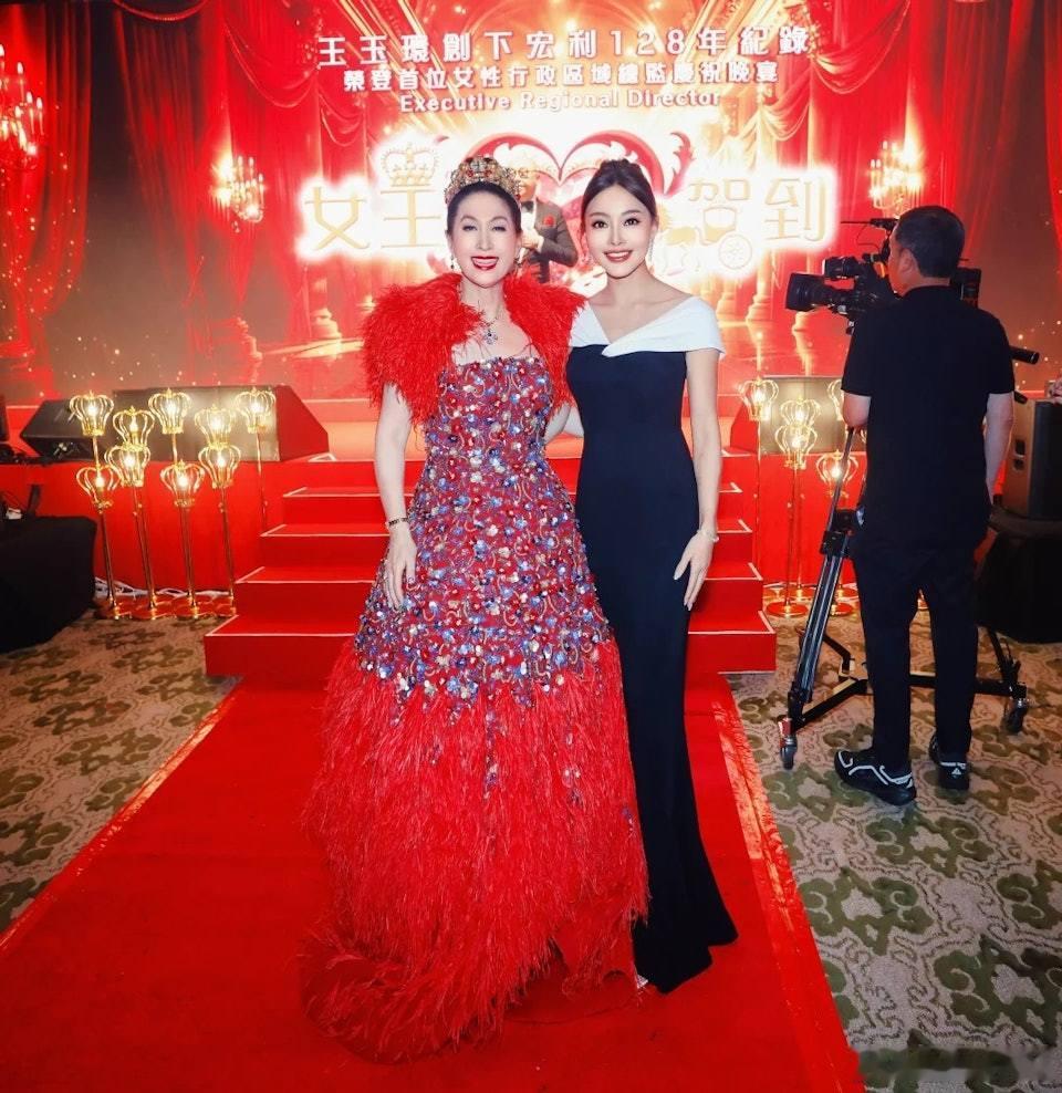 魏駿傑前妻張利華自2020年離婚後，在前藝人「保險女王」王玉環帶挈下轉戰保險界大