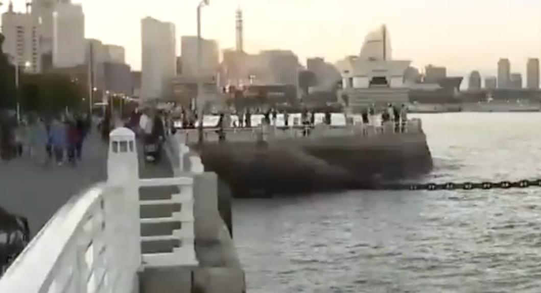 【日本神奈川县警方宣布，去年11月横滨山下公园海面发现的半截无头女尸，确认为45