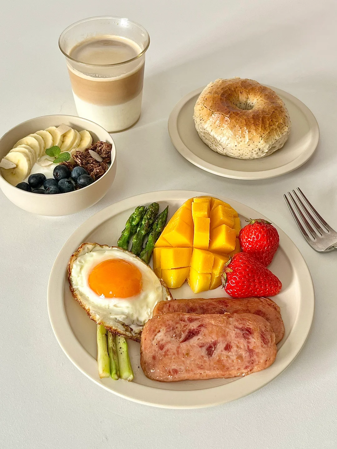 元气早餐|红茶贝果🥯午餐肉&煎蛋🍳拿铁☕