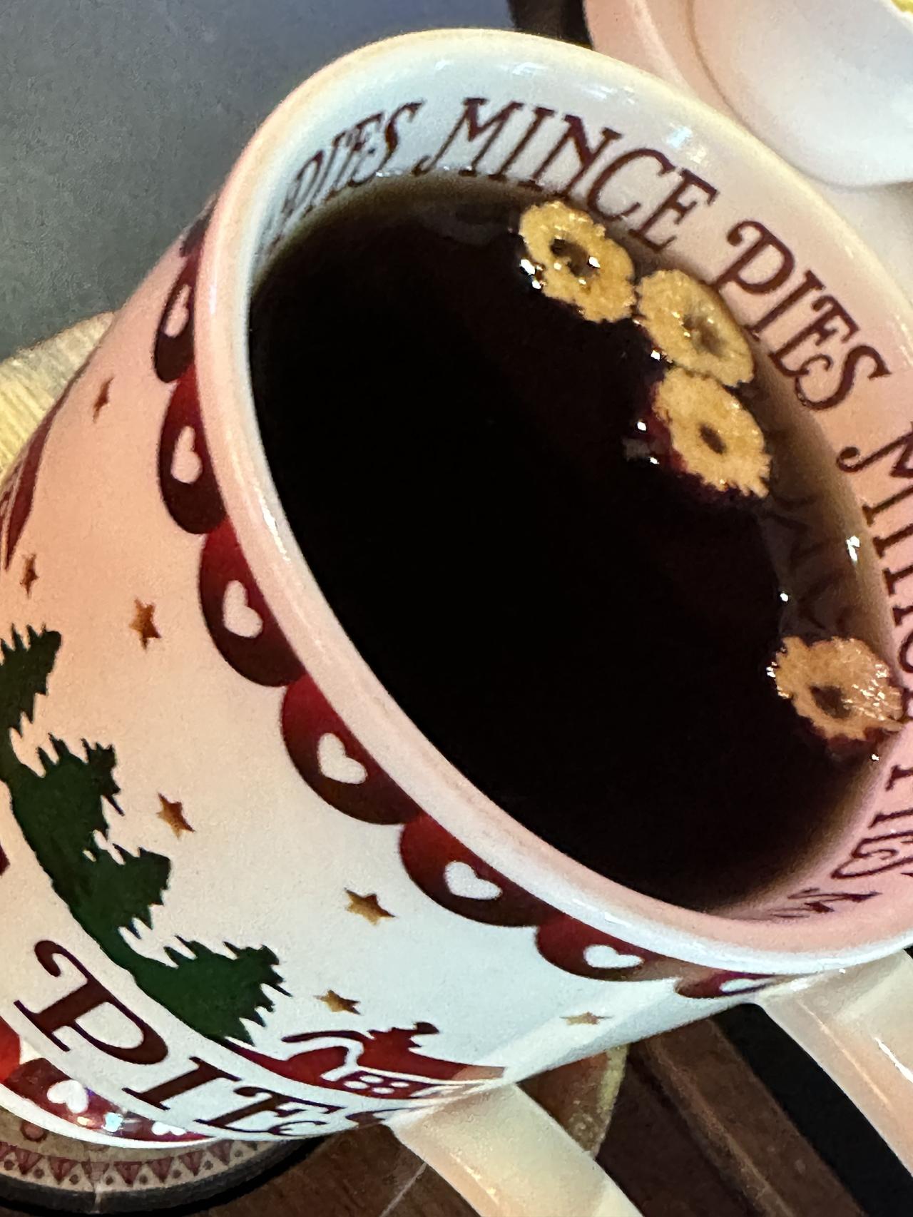 如今社会比较惨的几种人和家庭：
1. 生大病卧床不起的病人，说难听点还不如痛快点