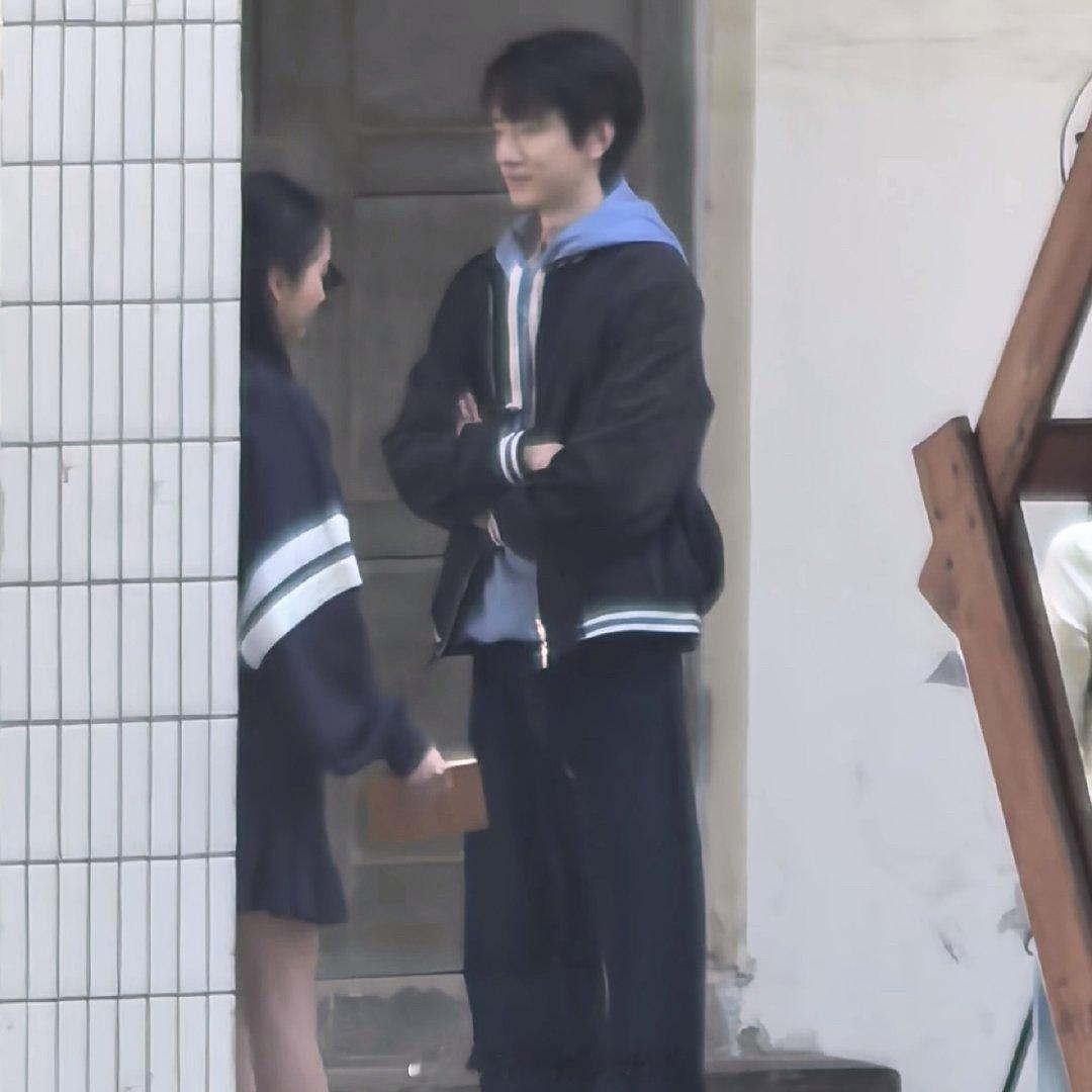 关晓彤我与爱同谋妆造关晓彤林一我与爱同谋拍摄路透 就是说剧组选角的眼光绝了吧！！