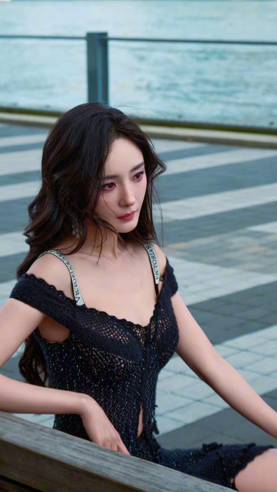 杨幂，1986年9月12日出生于北京市，毕业于北京电影学院表演系本科班...